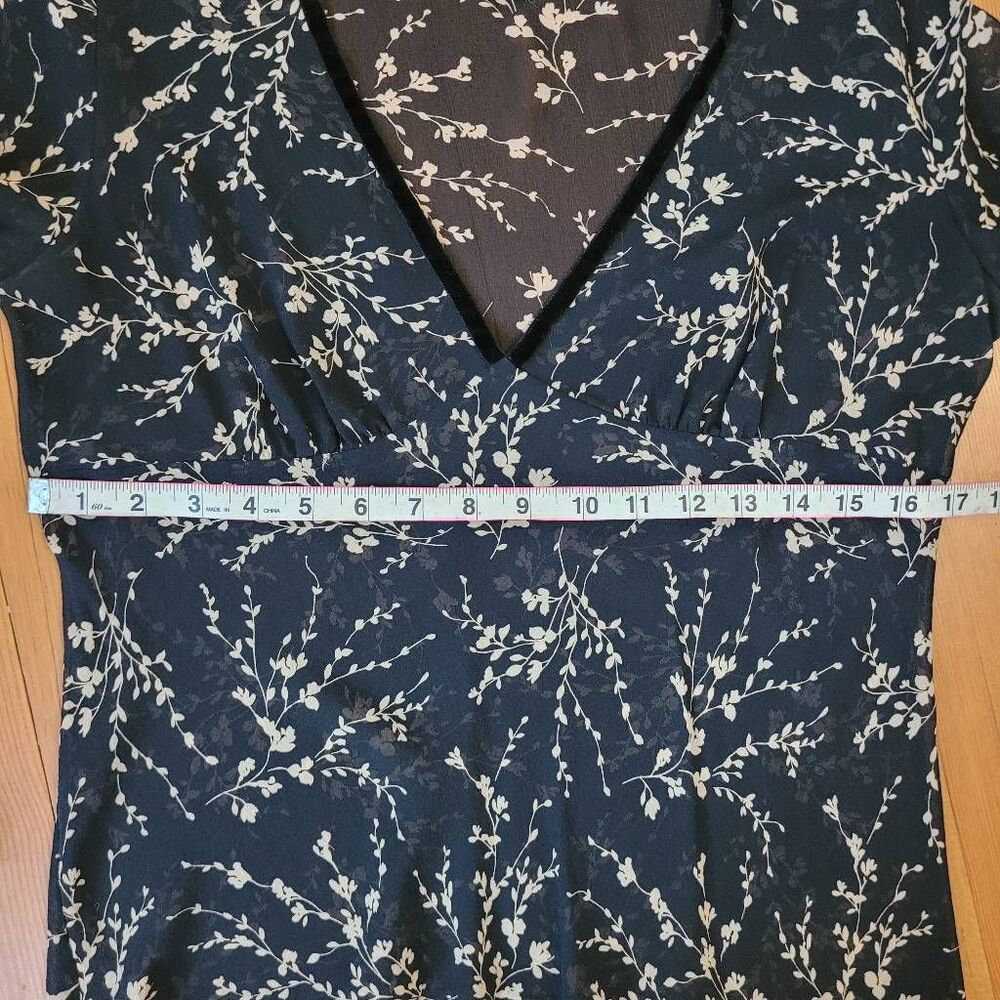 Vintage Y2K Banana Republic 100% silk‎ babydoll top dark floral whimsigoth goth - Picture 12 of 13